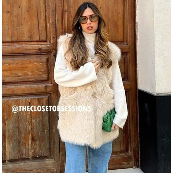 ZARA Faux Fur Toggle Vest NWT 🤍 - Picture 6 of 16